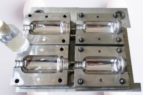 从“黑土地”到“精密艺术” 东北精密塑胶模具中的硅胶模具技术探索